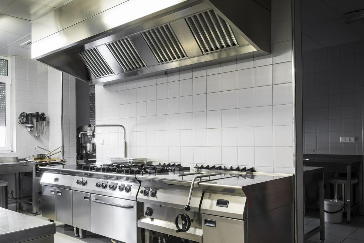 Na jakiej wysokości powinno się zamontować okap gastronomiczny?